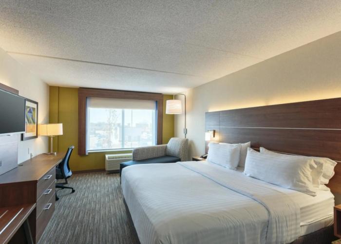 Holiday Inn Express & Suites Belleville by IHG