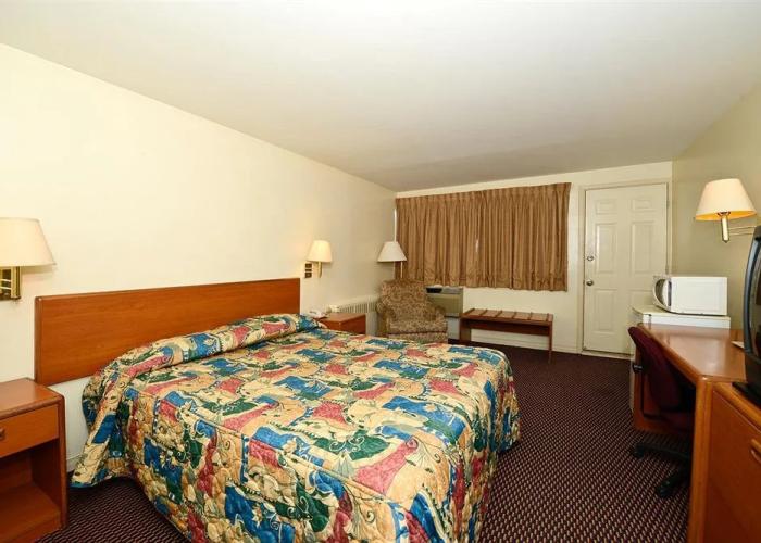 Travelers Inn