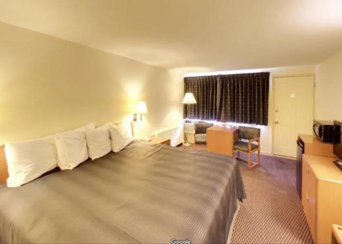 Travelers Inn