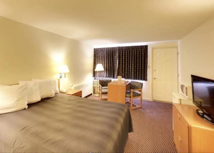 Travelers Inn