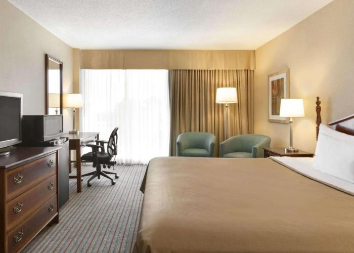 Ramada by Wyndham Belleville Harbourview Conference Centre