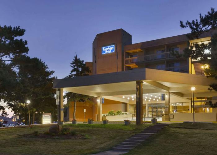 Ramada by Wyndham Belleville Harbourview Conference Centre