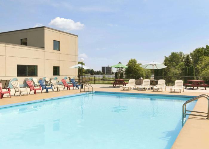 Ramada by Wyndham Belleville Harbourview Conference Centre