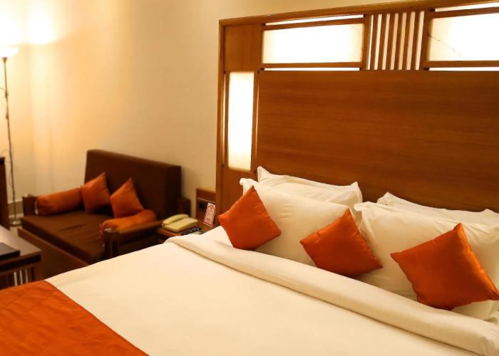 Inderlok Hotel