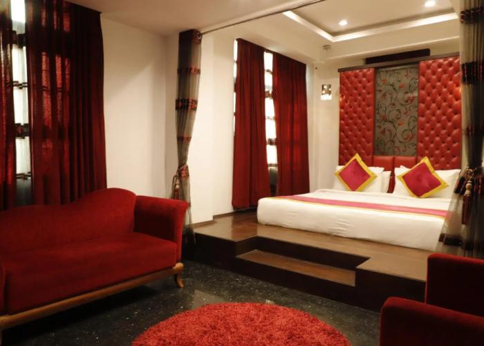 Hotel Saffron Leaf