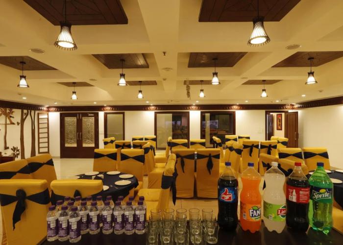 Hotel Saffron Leaf