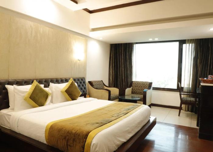 Hotel Saffron Leaf