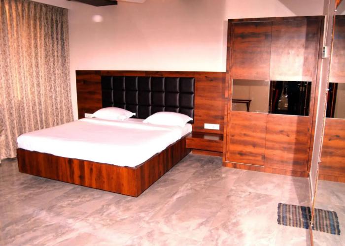 Apaar Hotel