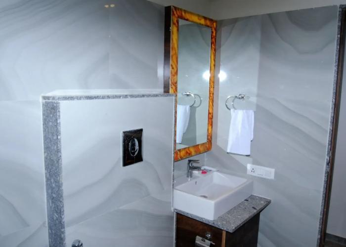 Apaar Hotel