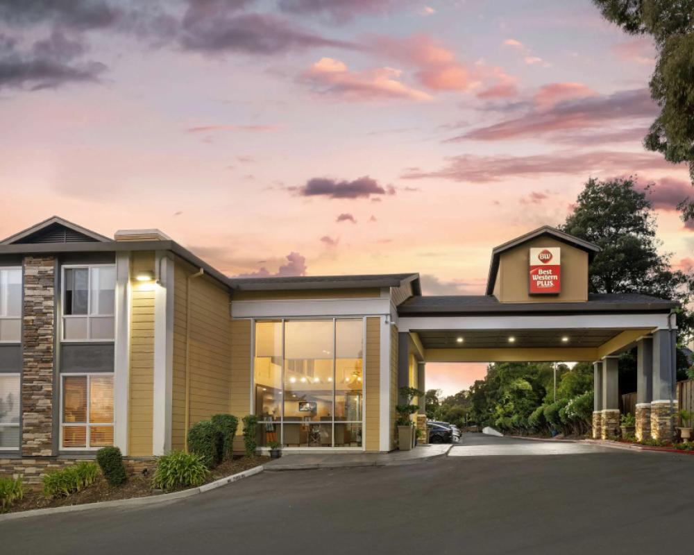 Best Western Plus Heritage Inn