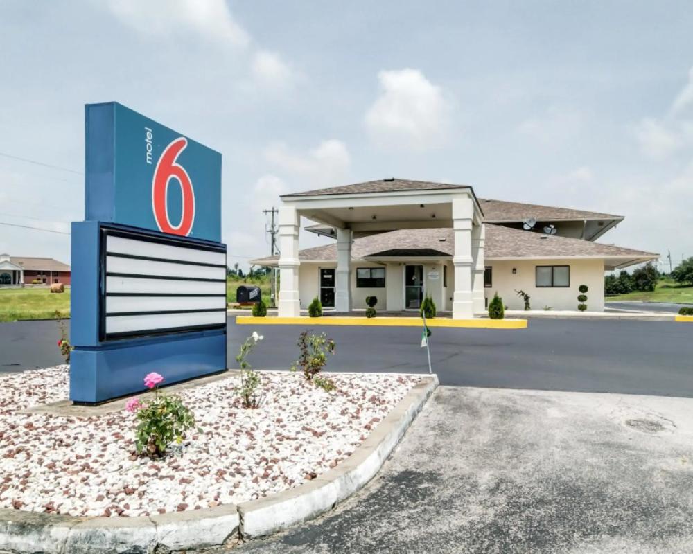 Motel 6 Berea, KY