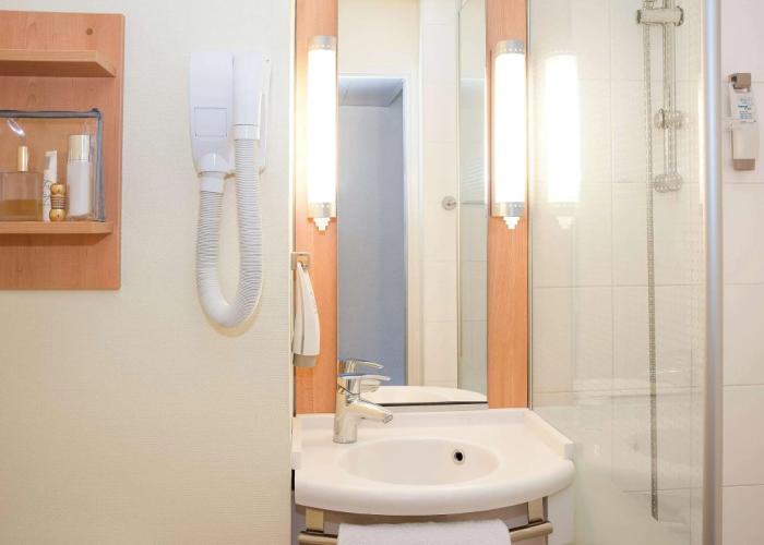 ibis Dieppe Val Druel