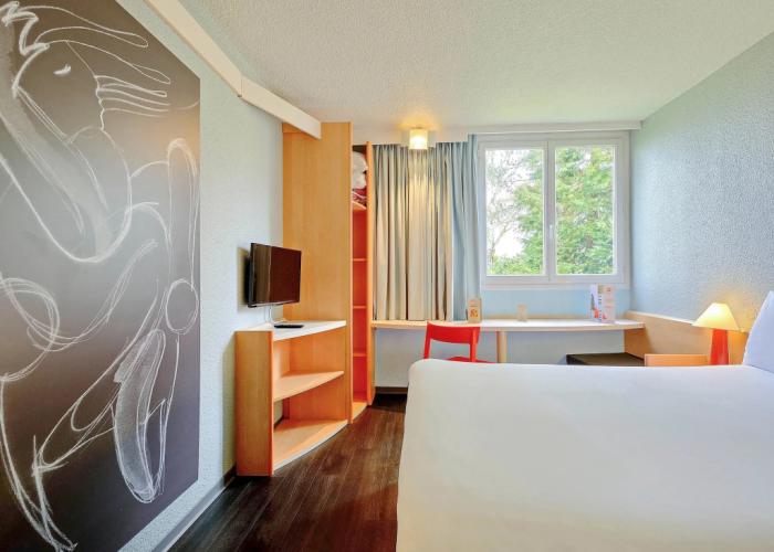 ibis Dieppe Val Druel