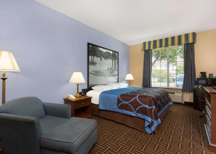 Super 8 by Wyndham Smithfield/Selma