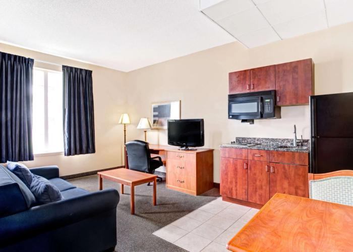 Super 8 by Wyndham Smithfield/Selma