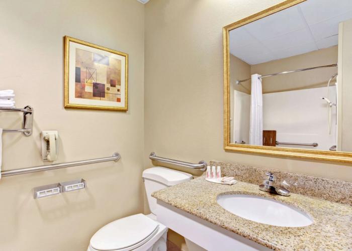 Super 8 by Wyndham Smithfield/Selma