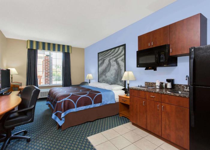 Super 8 by Wyndham Smithfield/Selma