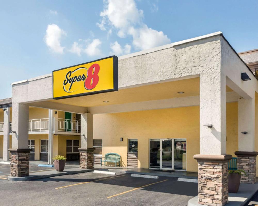 Super 8 by Wyndham Ellenton Bradenton Area