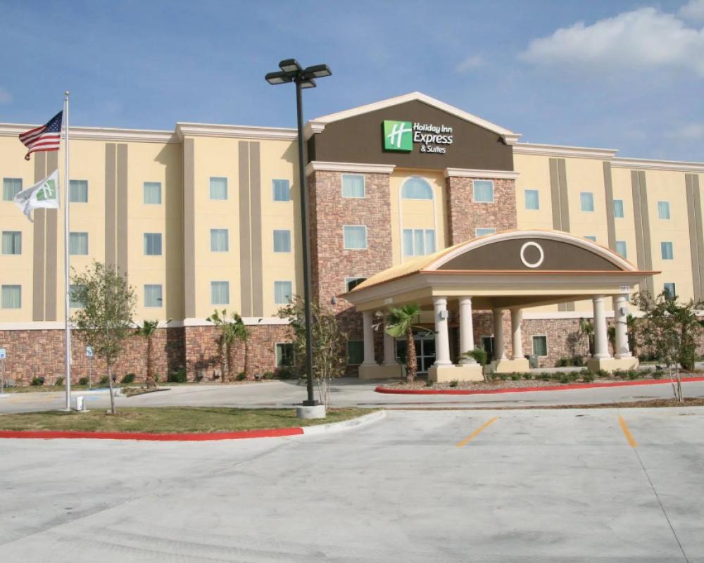 Holiday Inn Express & Suites Clarion by IHG