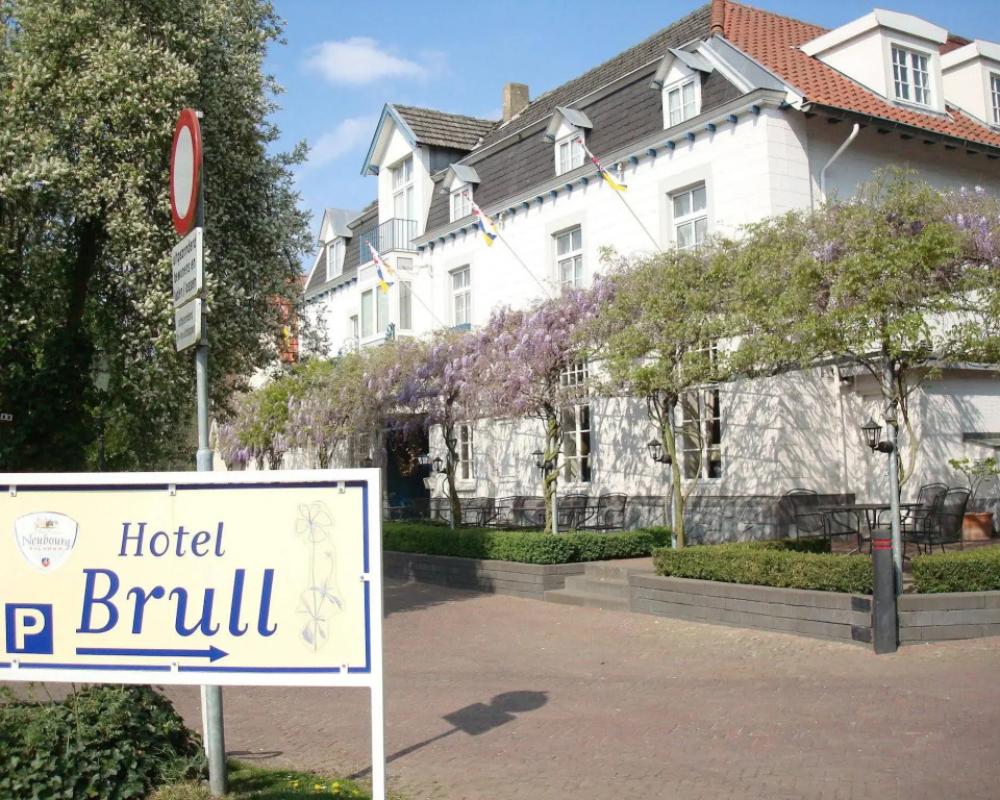 Saillant Hotel Brull
