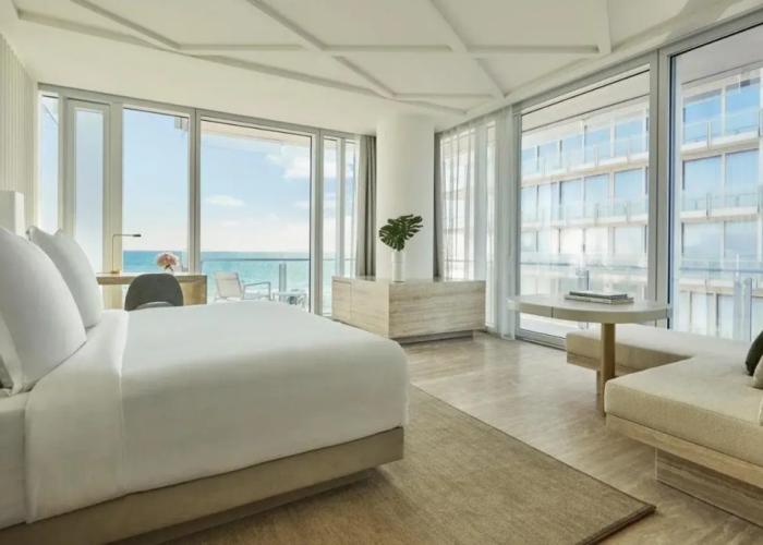 Four Seasons Hotel at The Surf Club