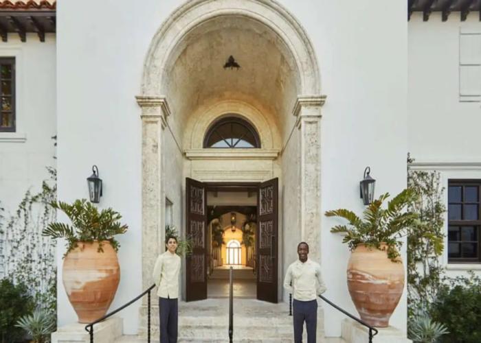 Four Seasons Hotel at The Surf Club