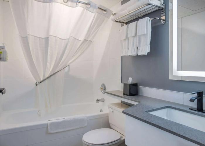 Days Inn & Conference Centre by Wyndham Camrose Norsemen