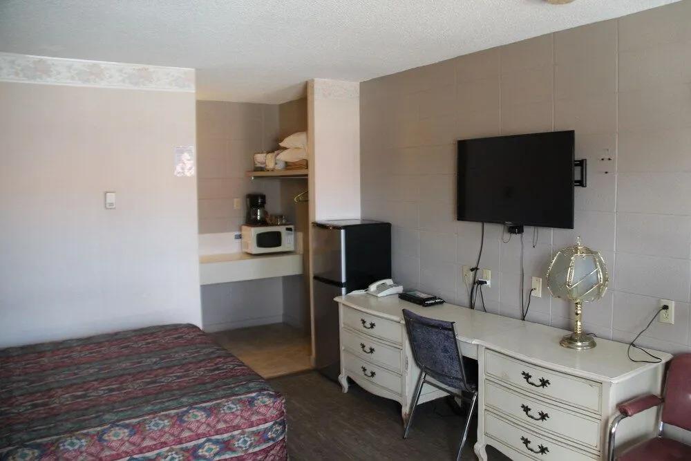 фото Camrose Motel