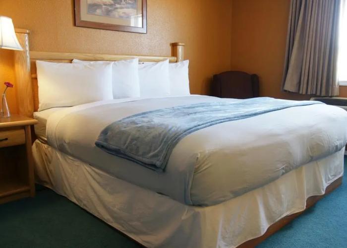 R & R Inn & Suites